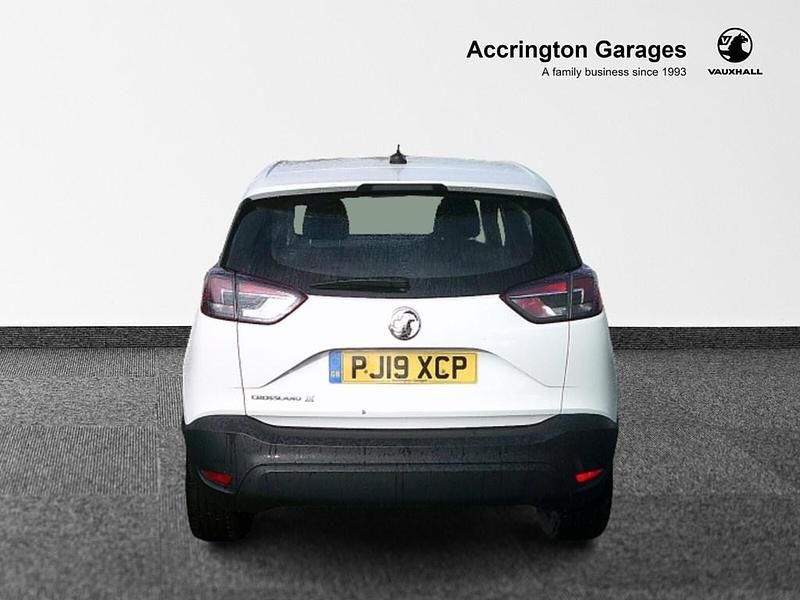 Used Vauxhall Crossland X 2019 Summit white SUV