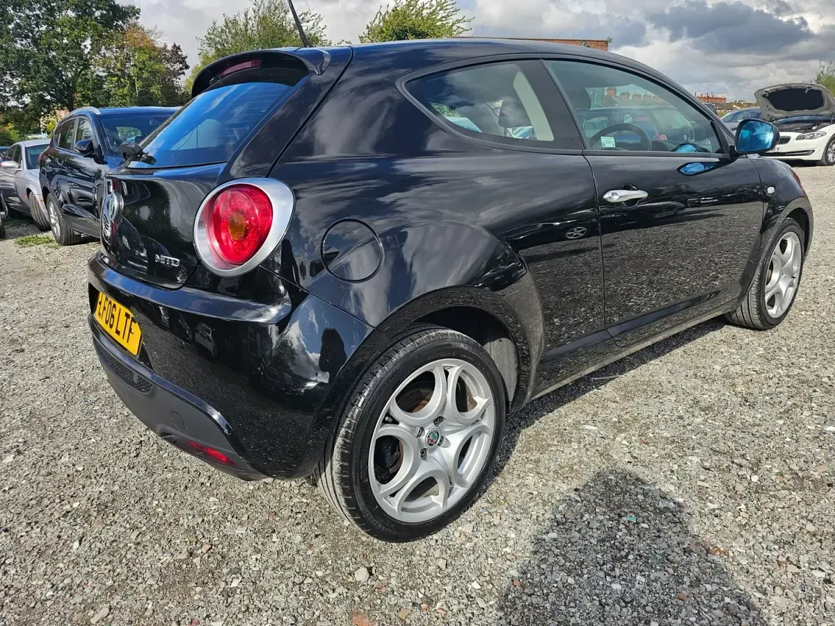 Used Alfa Romeo MiTo 105 HP (77 kW) 2017 Black Hatchback