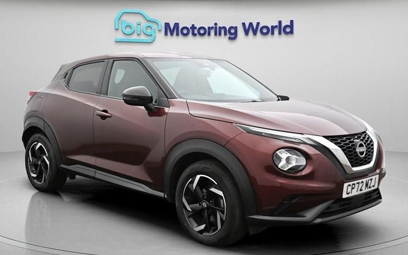 Used Nissan Juke N-Connecta 114 HP (83 kW) 2023 Red SUV