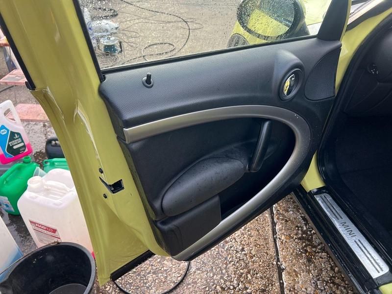 Used Mini ONE 2011 Yellow Hatchback