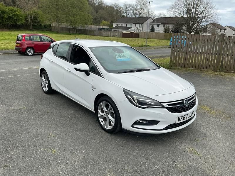 Used Vauxhall Astra SRi 2017 White Hatchback