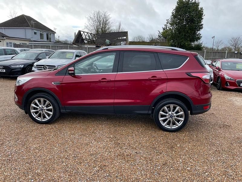 Used Ford Kuga Titanium 120 HP (88 kW) 2019 Red SUV