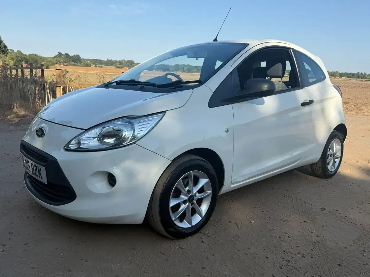 Used Ford Ka Studio 69 HP (50 kW) 2015 White Hatchback