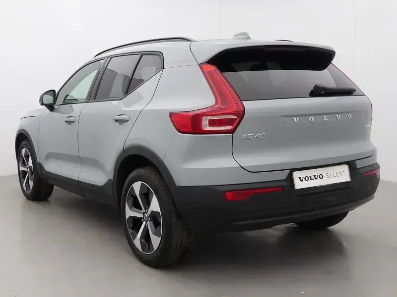 Usado Volvo XC40 Plus 2025 Cinzento SUV