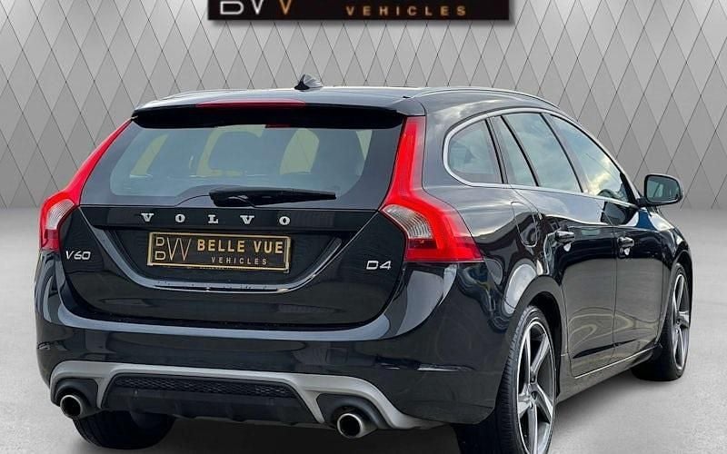 Used Volvo V60 R-Design 190 HP (139 kW) 2015 Estate