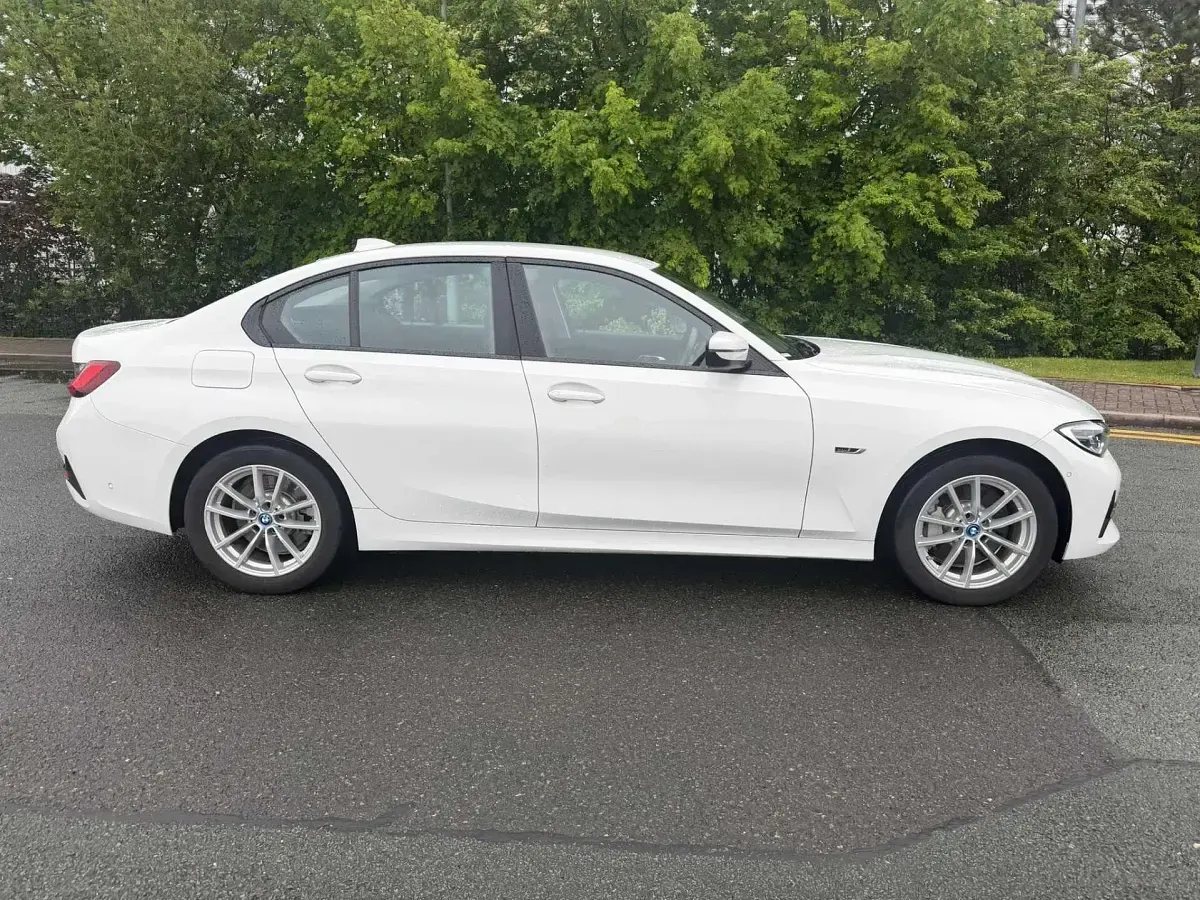 Used BMW 330 Sport Line 288 HP (211 kW) 2022 White