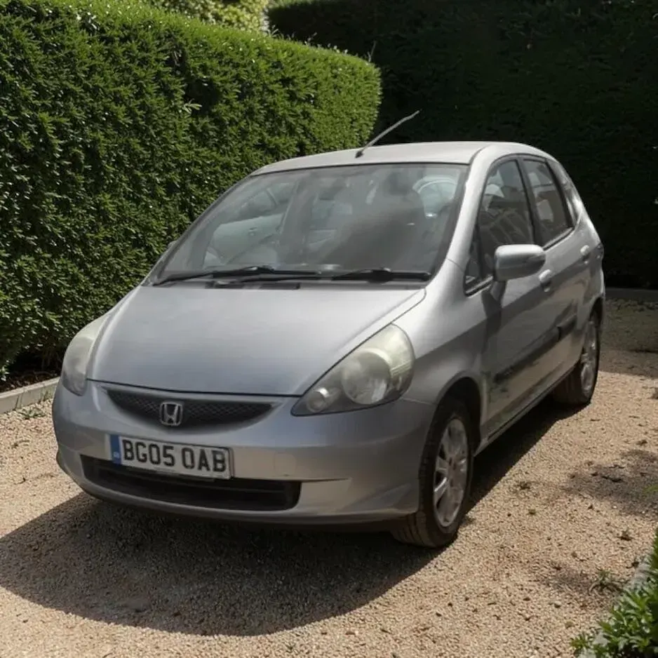 Used Honda Jazz SE 83 HP (61 kW) 2005 Silver Hatchback