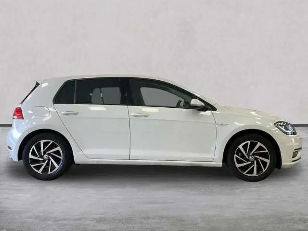 Used VW Golf VIII Edition 130 HP (95 kW) 2020 White Hatchback