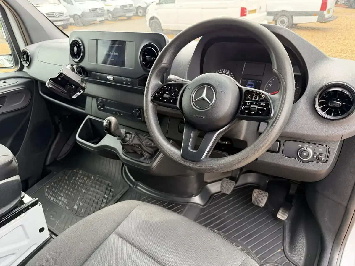 Used Mercedes Sprinter 114 HP (83 kW) 2019 White Van