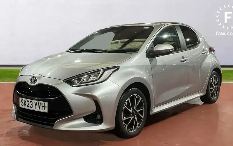 Used Toyota Yaris Design 116 HP (85 kW) 2023 Silver Hatchback