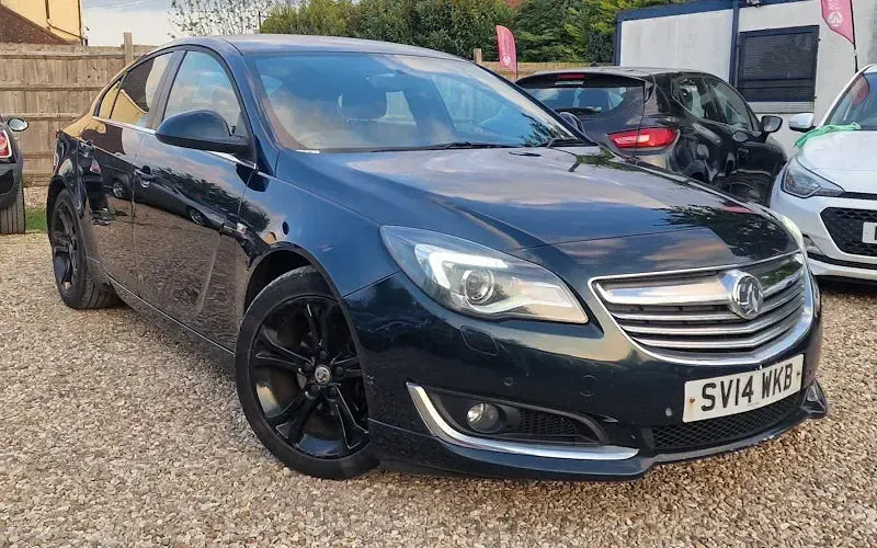 Begagnad Vauxhall Insignia Edition 163 HK (119 kW) 2014 Halvkombi