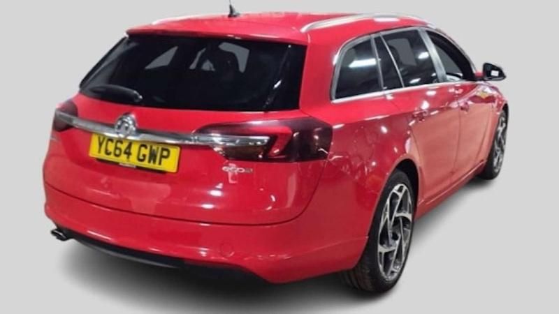 Used Vauxhall Insignia SRi 140 HP (102 kW) 2014 Red Estate