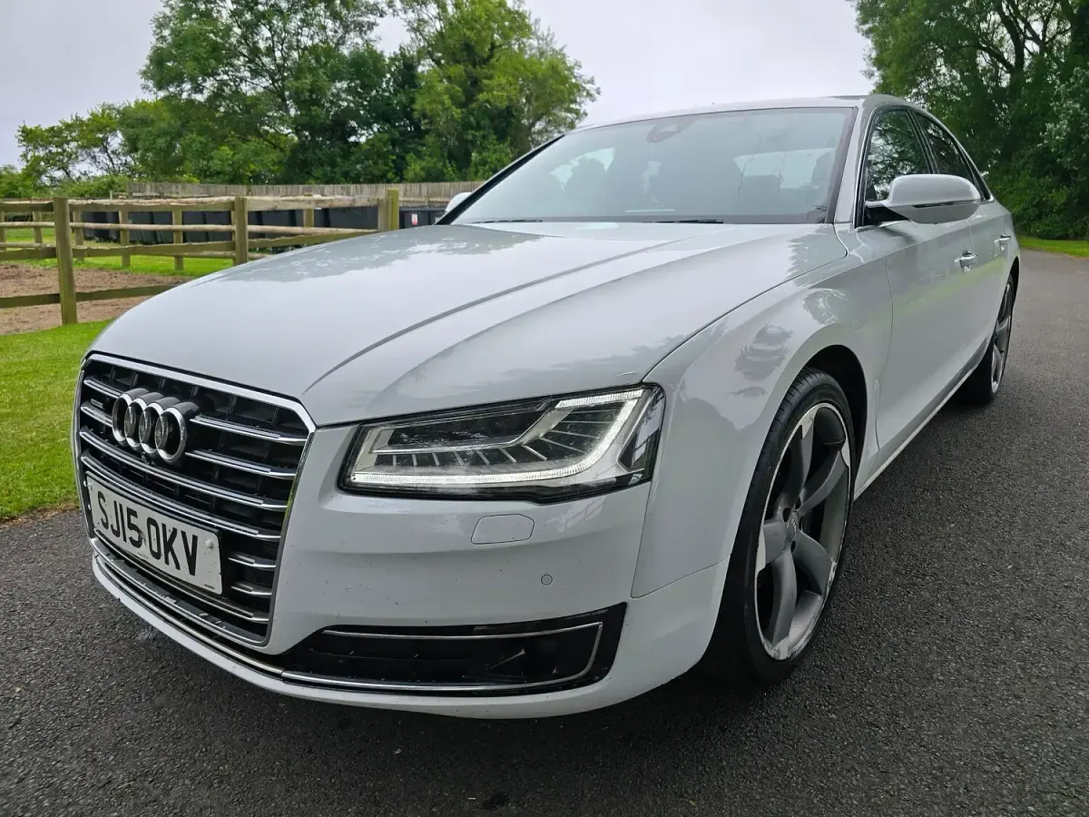 Used Audi A8 Sport 254 HP (186 kW) 2015 White Sedan