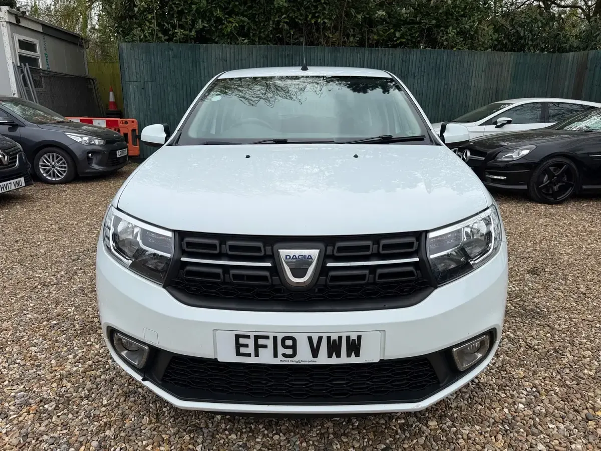 Used Dacia Sandero Comfort 75 HP (55 kW) 2019 White Hatchback