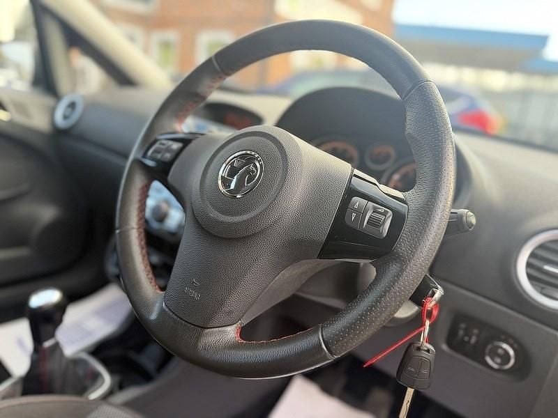 Second-hand Vauxhall Corsa S 85 CP (62 kW) 2014 Negru Hatchback