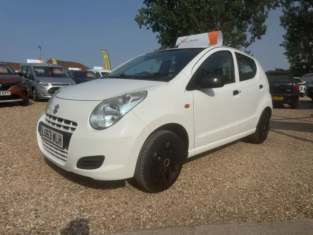 Used Suzuki Alto 68 HP (50 kW) 2014 White Hatchback