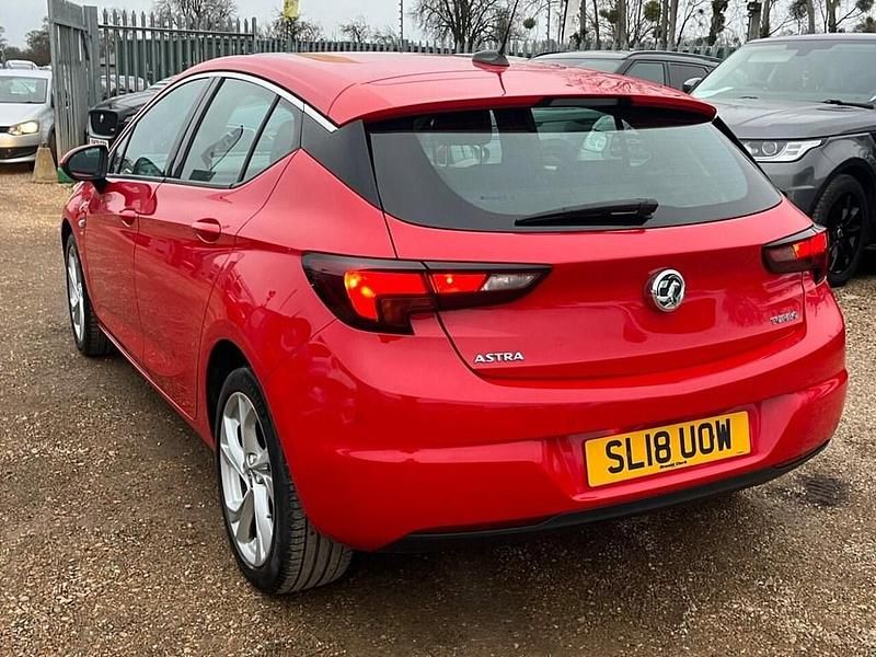 Used Vauxhall Astra SRi 150 HP (110 kW) 2018 Red Hatchback