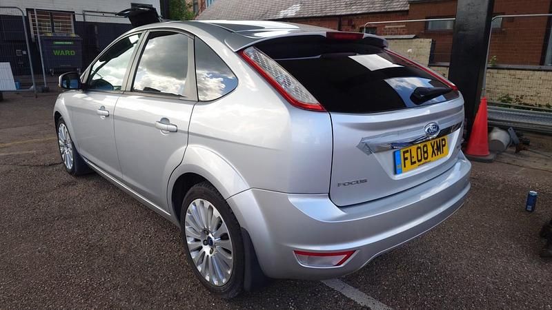 Used Ford Focus Titanium 136 HP (100 kW) 2008 Silver Hatchback