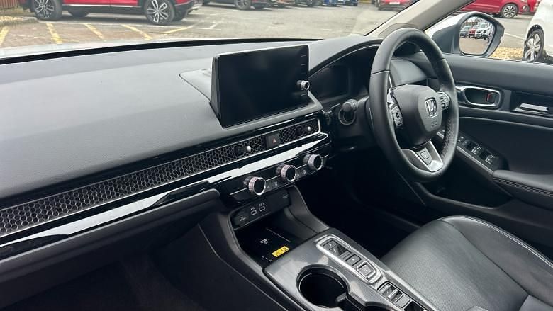 Used Honda Civic Advance 143 HP (105 kW) 2022 White Hatchback