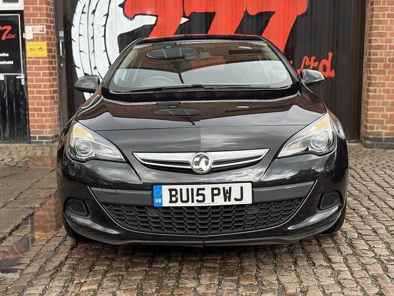 Used Vauxhall Astra GTC Sport 140 HP (102 kW) 2015 Black Coupe