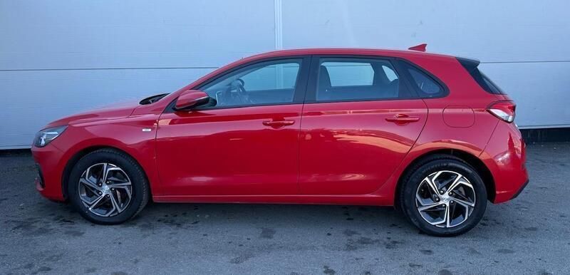 Red Used 2021 Hyundai i30 SE Hatchback | £11,995 (Fair price) - Image 1/4