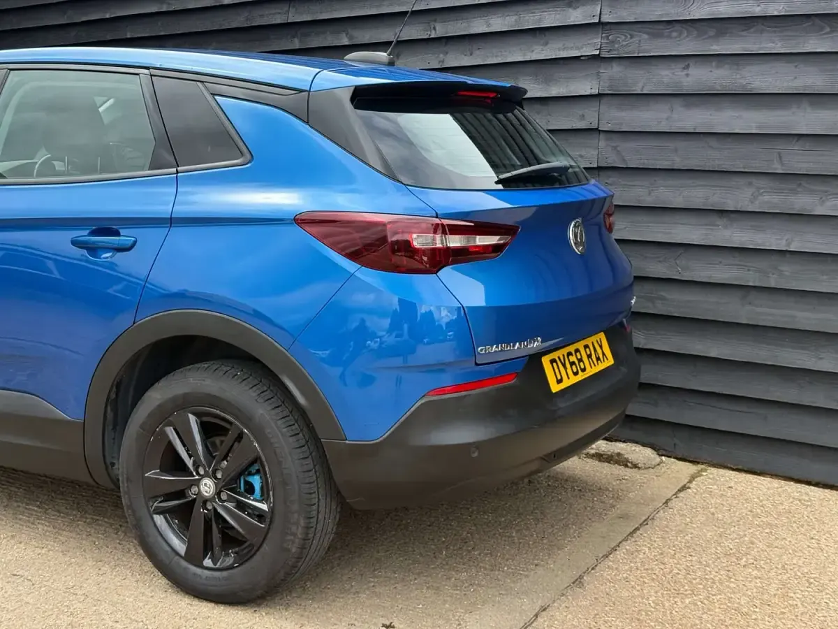 Used Vauxhall Grandland X S 130 HP (95 kW) 2018 Blue SUV