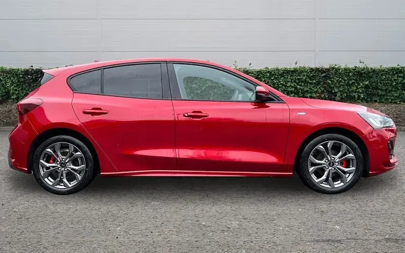 New Ford Focus ST-Line 155 HP (114 kW) 2025 Hatchback