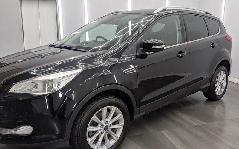 Usado Ford Kuga Titanium 150 CV (110 kW) 2016 Negro SUV