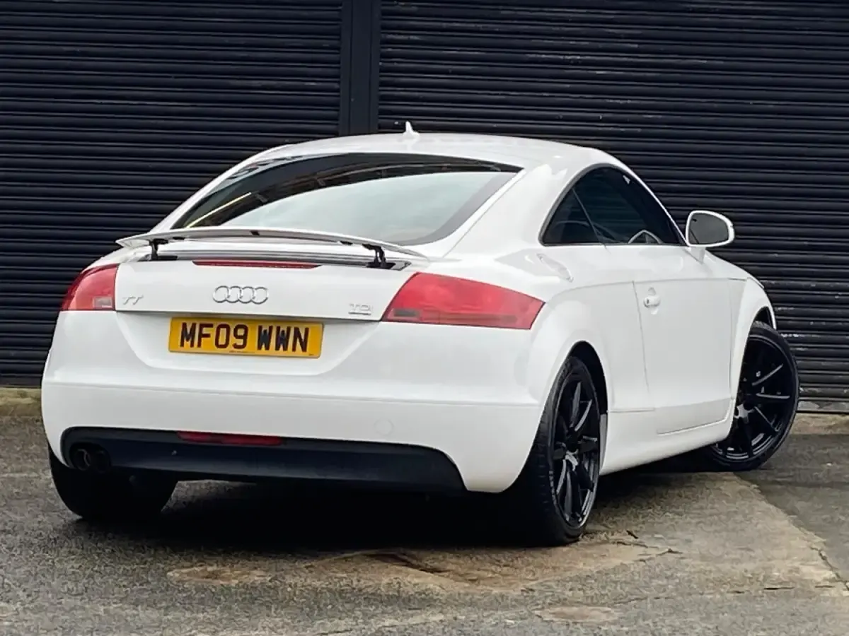 Używany Audi TT Comfort 170 KM (125 kW) 2009 Biały Coupe