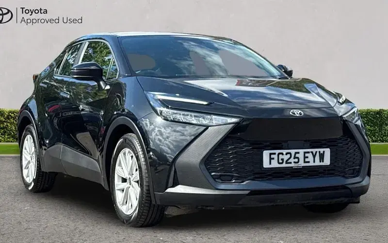 Used Toyota C-HR 140 HP (102 kW) 2025 SUV