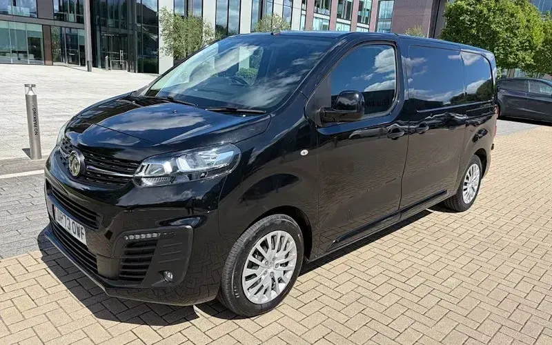 Used Vauxhall Vivaro 120 HP (88 kW) 2023 MPV