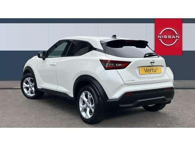 Used Nissan Juke N-Connecta 114 HP (83 kW) 2022 White SUV