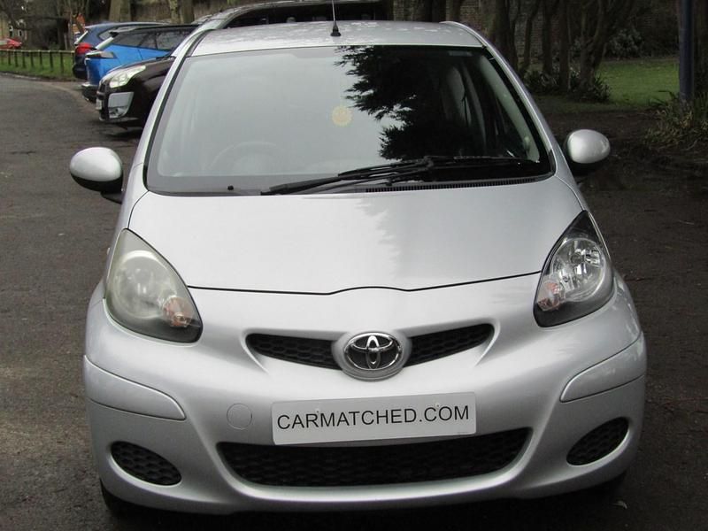 Usado Toyota Aygo Platinum 67 HP (49 kW) 2010 Prateado Citadino