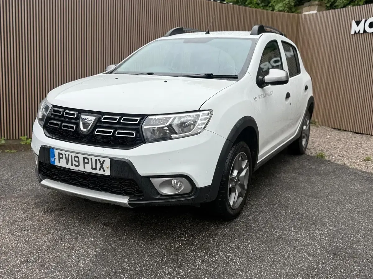 Used Dacia Sandero Essentiel 95 HP (69 kW) 2019 White Hatchback