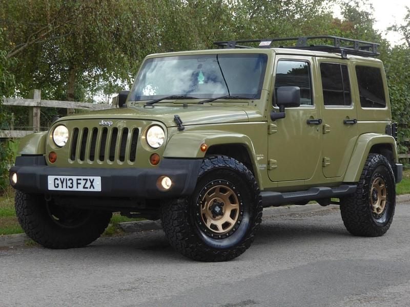 Green Used 2013 Jeep Wrangler Sahara SUV | £23,950 (Good price) - Image 1/4