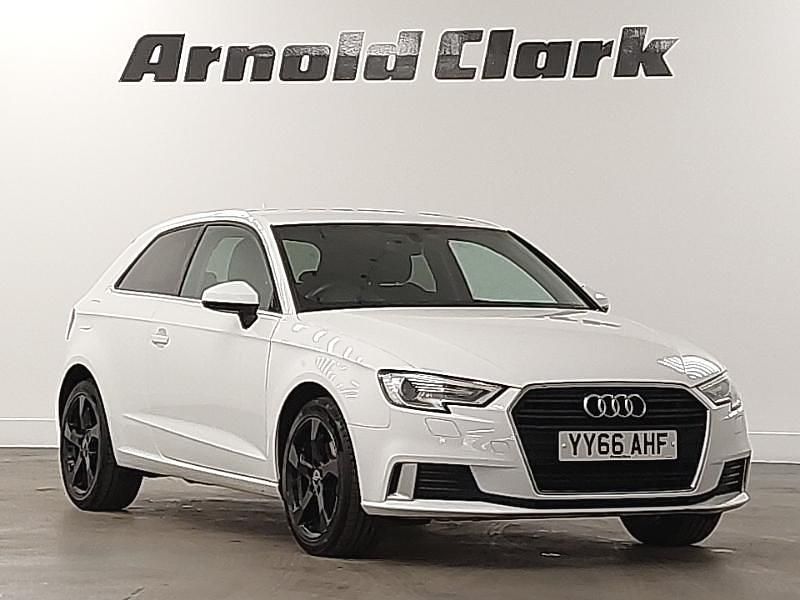 Used Audi A3 Sport 115 HP (84 kW) 2016 White Hatchback