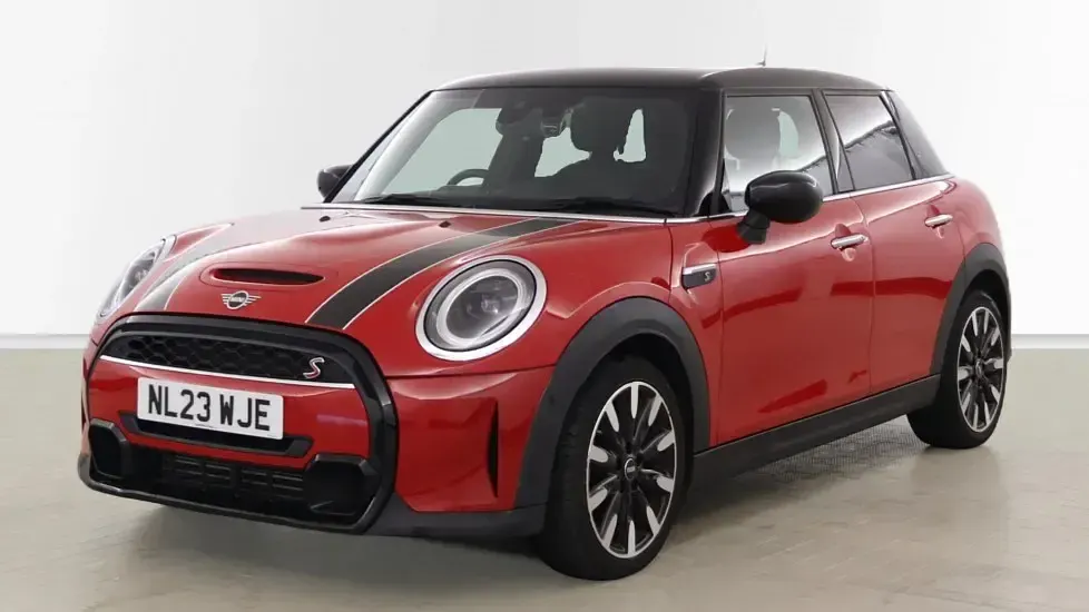 Used Mini Cooper S Exclusive 176 HP (129 kW) 2023 Red Hatchback