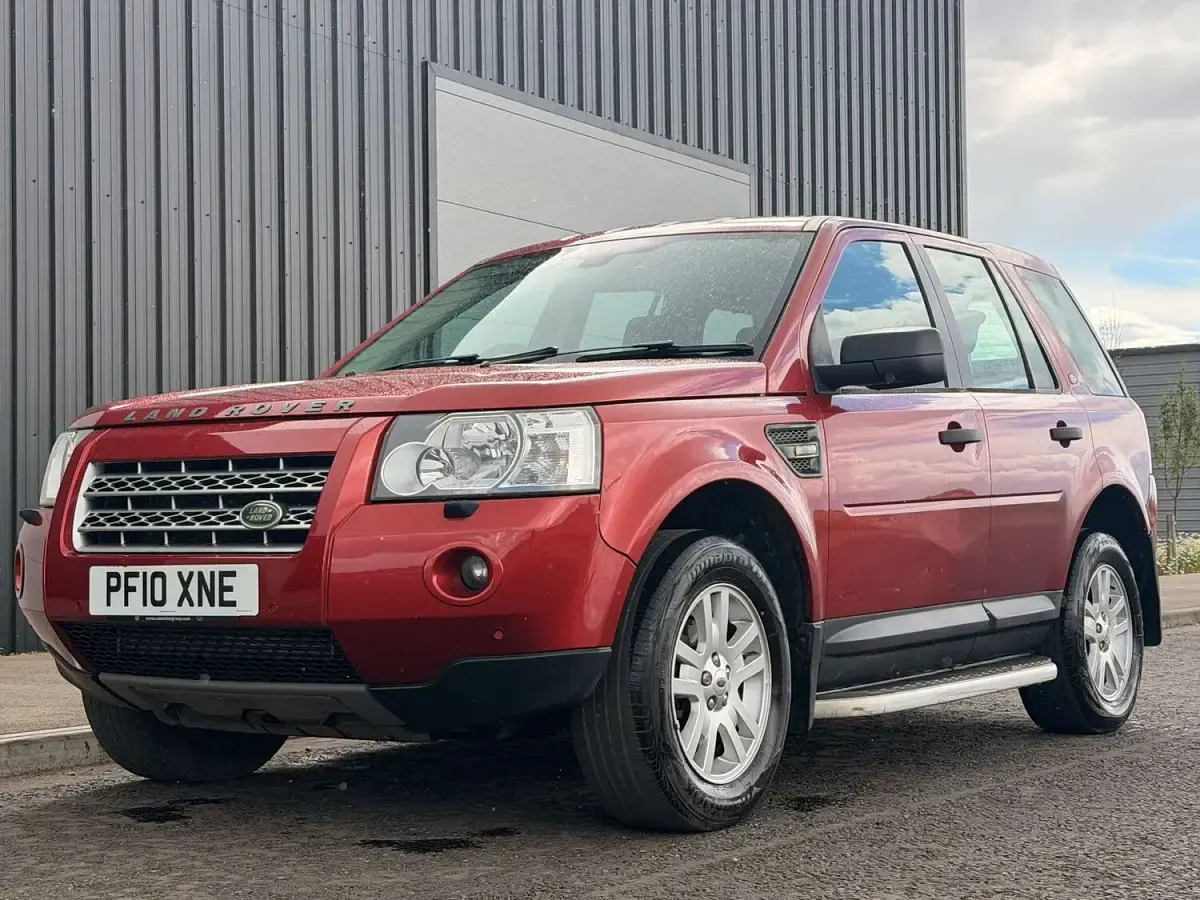 Used Land Rover Freelander 2 157 HP (115 kW) 2010 Red SUV