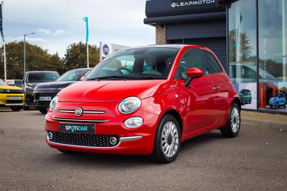Used Fiat 500 Dolcevita 70 HP (51 kW) 2022 Red Hatchback