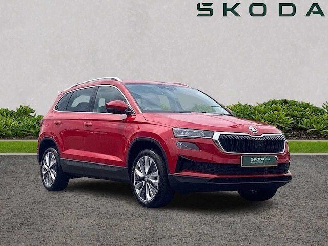 Velvet red metallic Used 2024 Skoda Karoq SE L SUV | £25,970 (Fair price) - Image 1/4