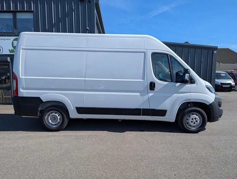 Used Peugeot Boxer 140 HP (102 kW) 2021 White Van
