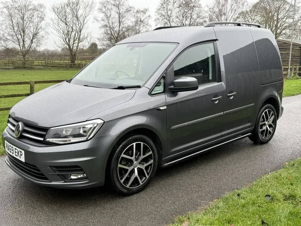 Usado VW Caddy Highline 2019 Cinzento Monovolume