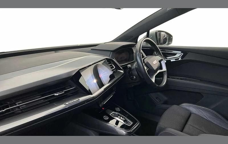 Used Audi Q4 e-tron S-Line 150 kW (204 HP) 2022 Silver SUV