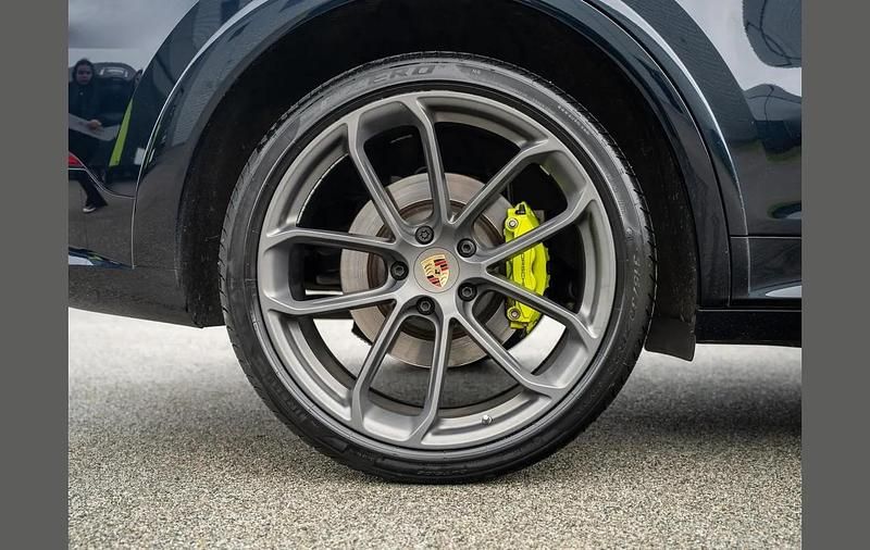 Used Porsche Cayenne Platinum Edition 456 HP (335 kW) 2023 Blue SUV