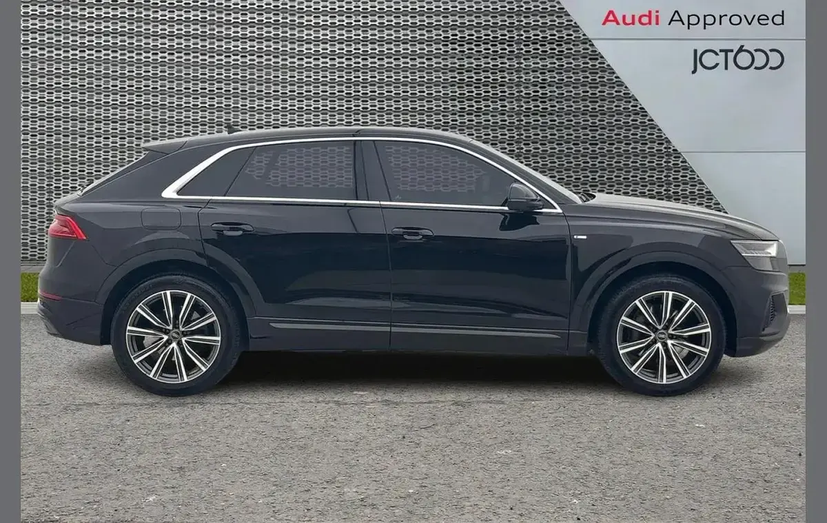 Used Audi Q8 S-Line 340 HP (250 kW) 2023 Black SUV