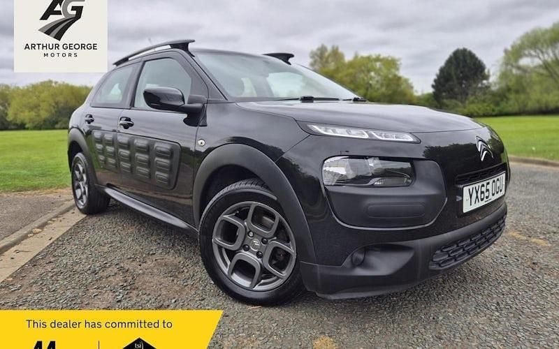 Usado Citroën C4 Cactus Feel 100 HP (73 kW) 2015 Citadino