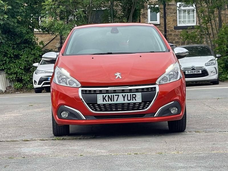 Used Peugeot 208 Allure 2017 Orange Hatchback