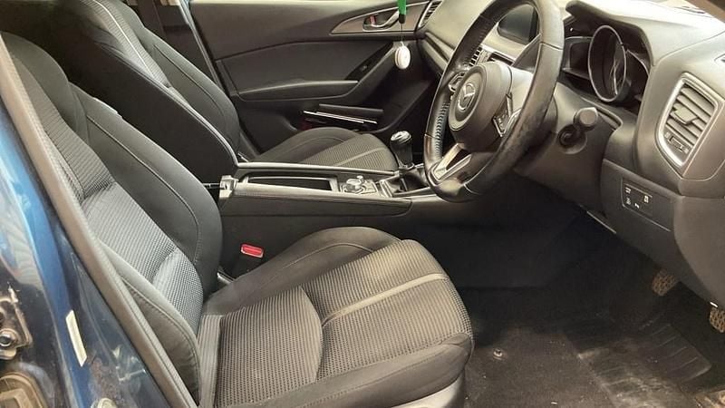 Begagnad Mazda 3 Inclusive 150 HK (110 kW) 2018 Blå Halvkombi