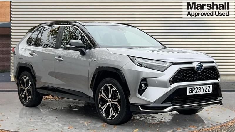 Silver Used 2023 Toyota RAV4 Hybrid SUV | £31,436 (Fair price) - Image 1/4