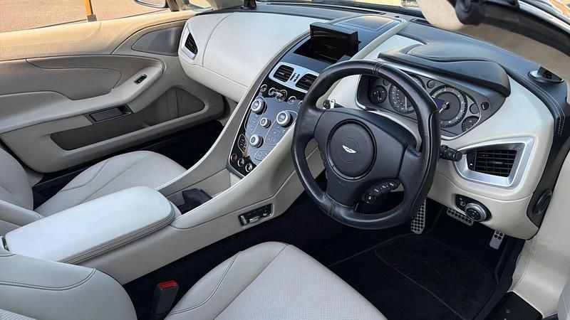 Used Aston Martin Vanquish 2016 Silver Cabriolet